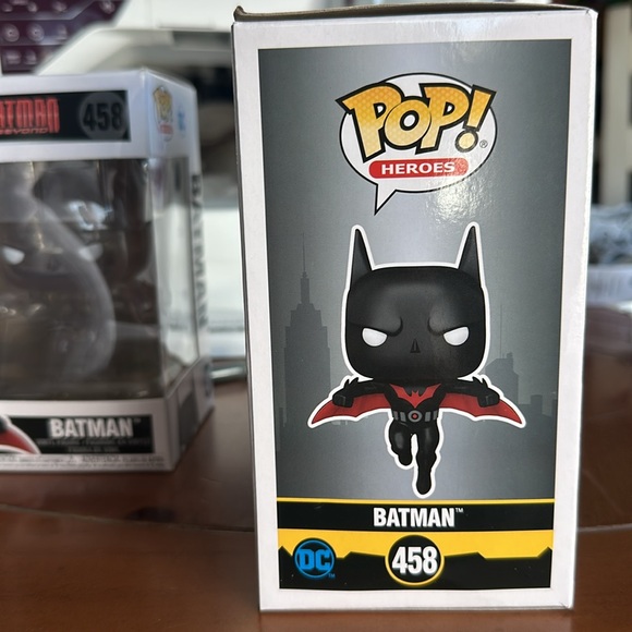 Funko Pop Exclusive Pop! DC Heroes #458 Batman Beyond CHASE Edition W/Protector. - Picture 4 of 8